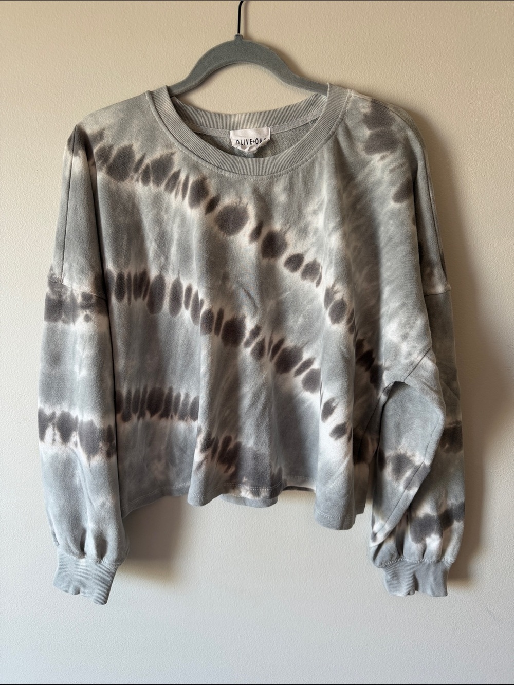 Olive & Oak Gray and Charcoal Tie-Dye Cropped Crewneck Sweater